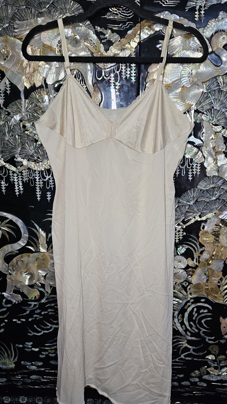 Vanity Fair Size 38 Beige/Creme Ivory Lace Short Slip Dress Nightgown Vintage