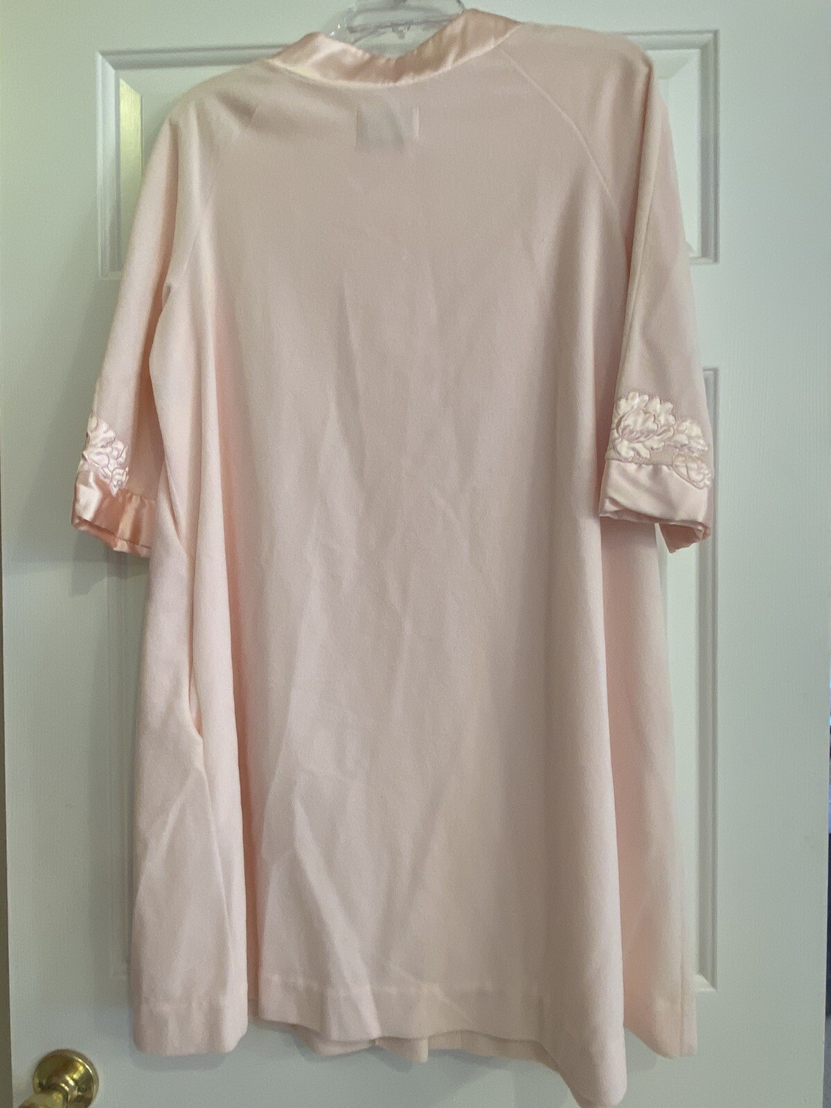 Vintage Gossard Artemis Robe Light Pink with Floral Applique Size 12 Made In USA