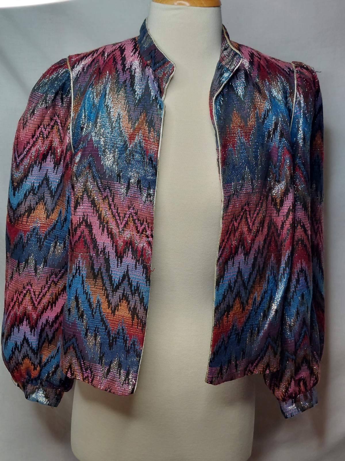 Vintage 80s Metallic Brocade Jacket Womens XS S Cropped Puff Sleeve Ikat Zig Zag