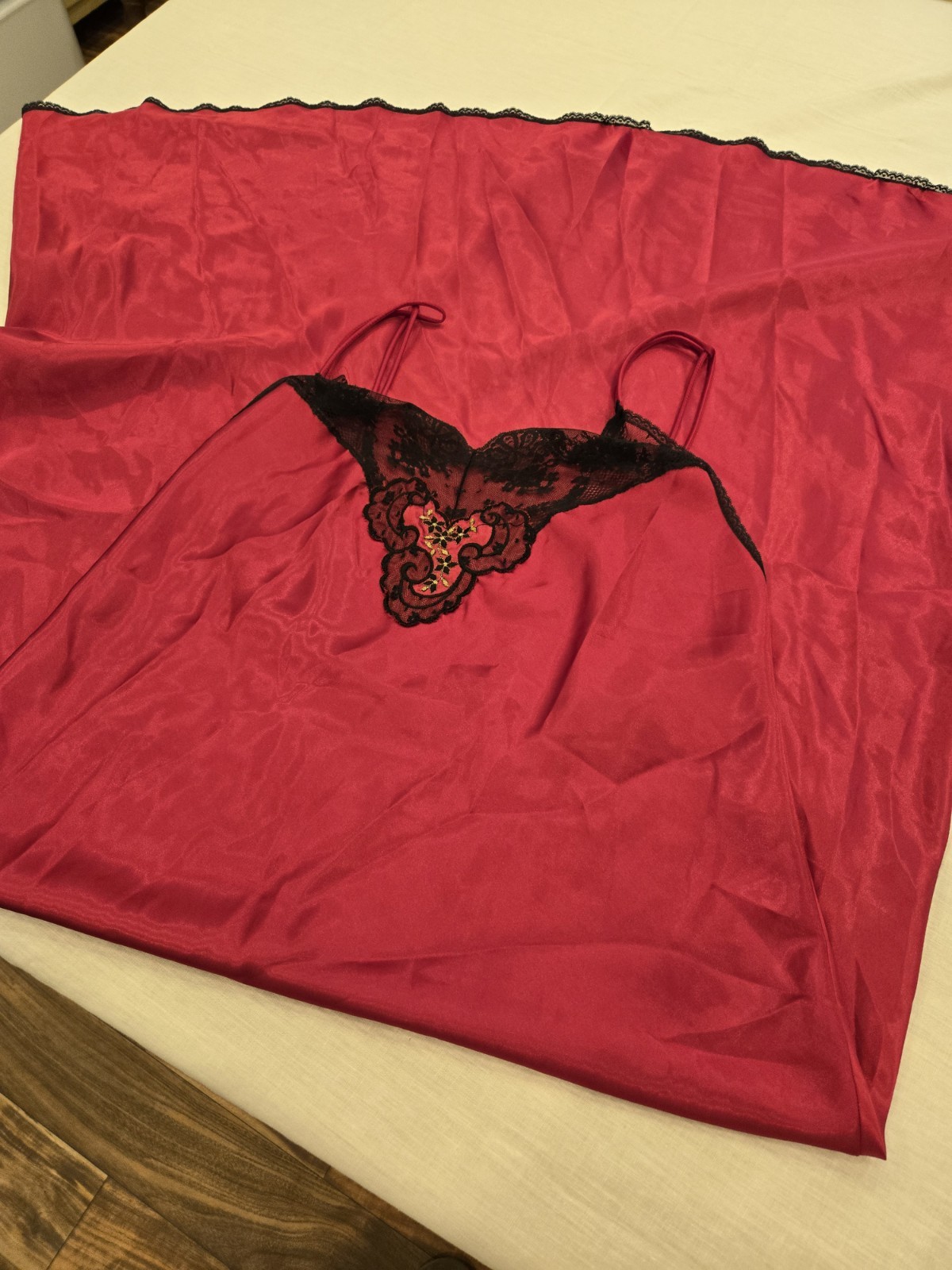 Sz Lg VTG VANITY FAIR Red w Blk Lace Polyester Full-length Backless Lingerie EUC