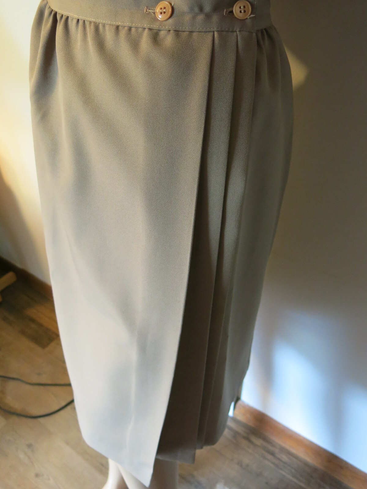 Take 1 Skirt Size 14 Tan Wrap Style Made In USA Polyester Women Vintage