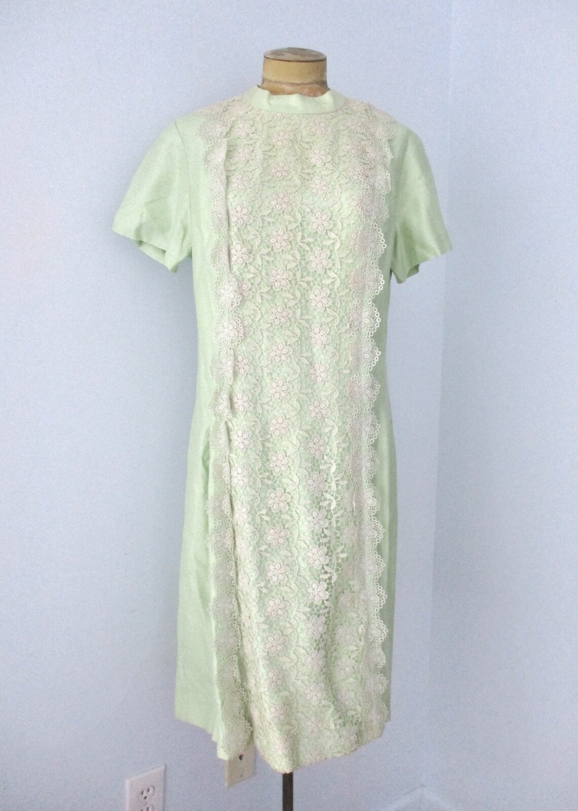 Vtg 60s Sylvia Ann mint green silk shantung sheath dress MOB lace waterfall M/L