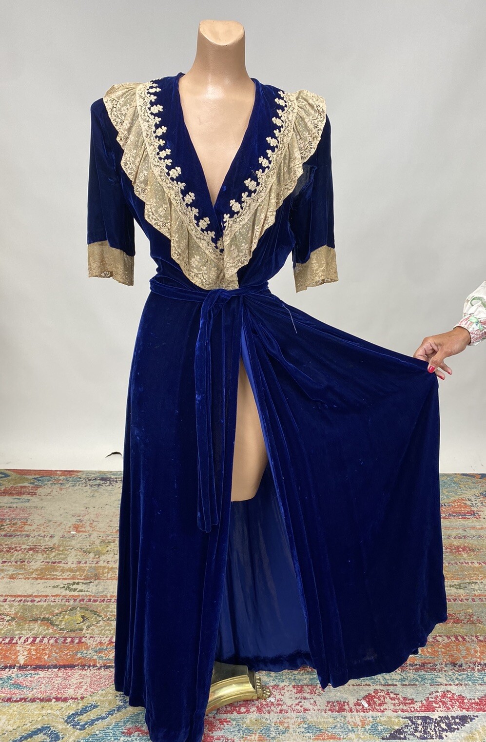 1930s Vintage Henri Bendel Cobalt Blue Silk Velvet Lace Trim Dressing Gown Robe