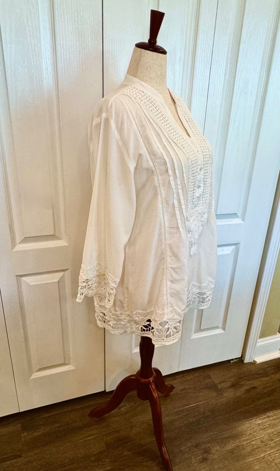 Vintage Woman’s, Size L, White Cotton Boho Tunic Crocheted Bodice Cuffs & Hem
