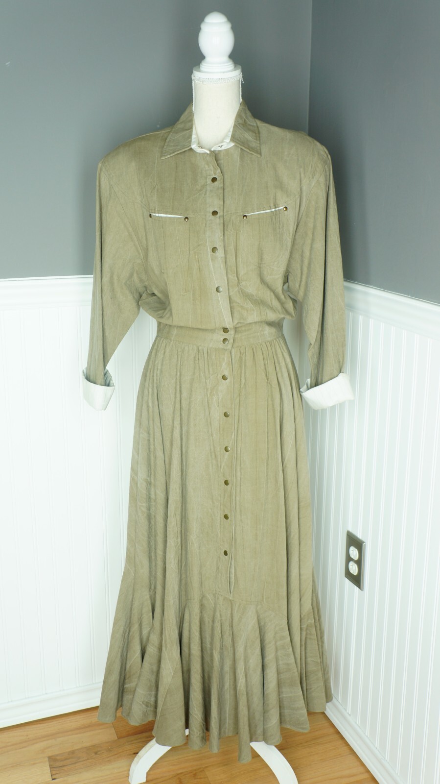 Vintage Clues Collections Snap Front Designer Dress Size 11/12 Gray Mermaid Hem