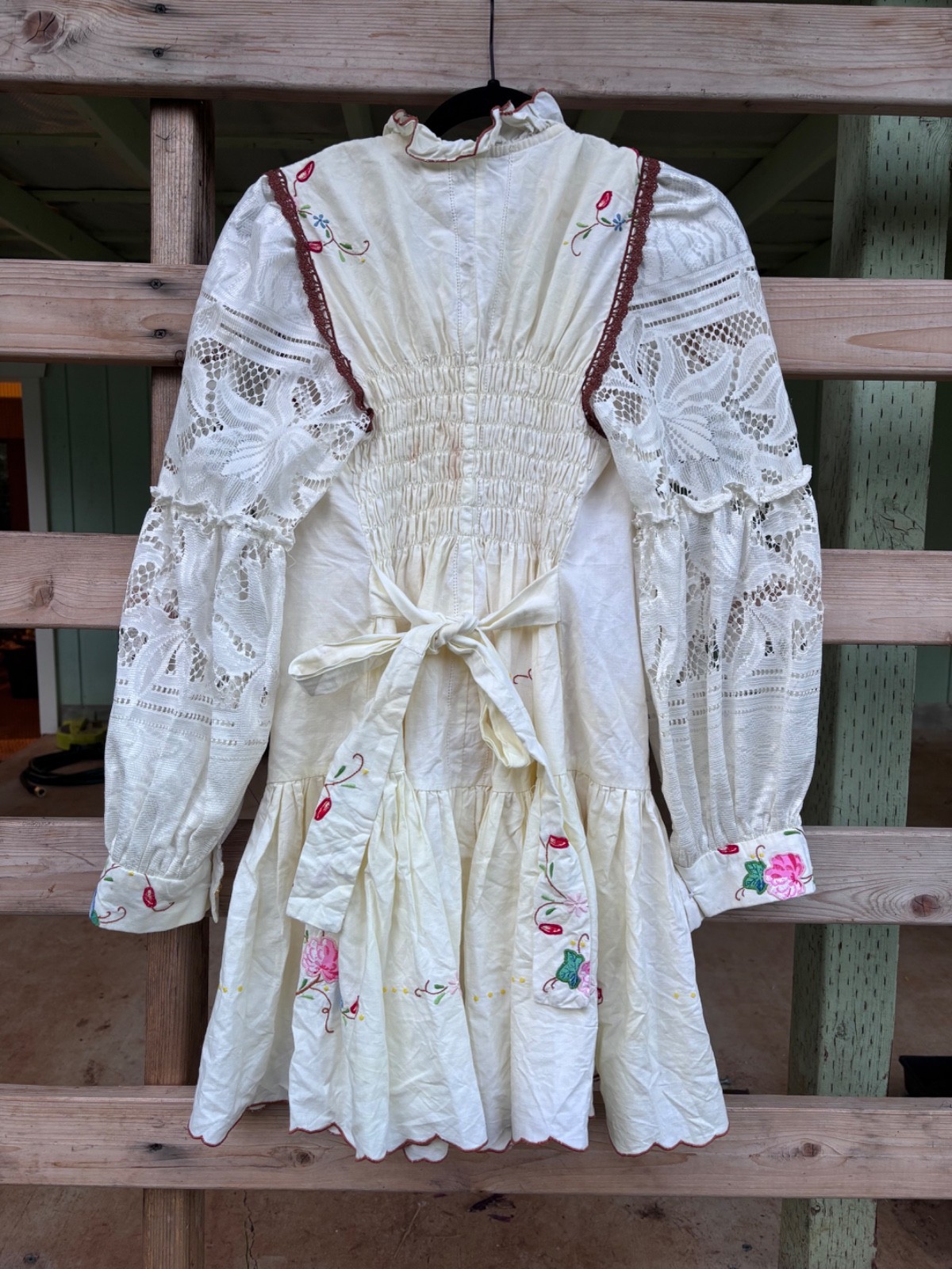 VTG cotton 2seeyou dress with colorful embroidered floral designs and faux gold