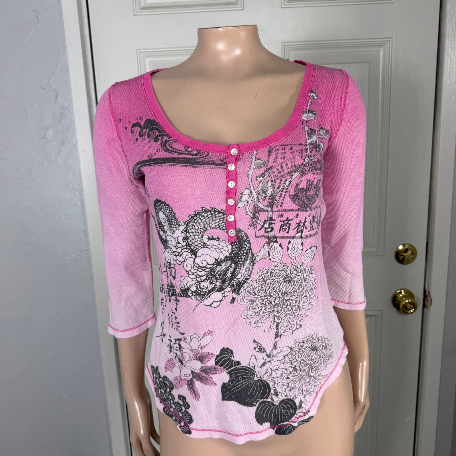 Vintage y2K Lucky Brand Tees Shirt Medium Baby Tee Thermal Waffle Dragon Y4-16