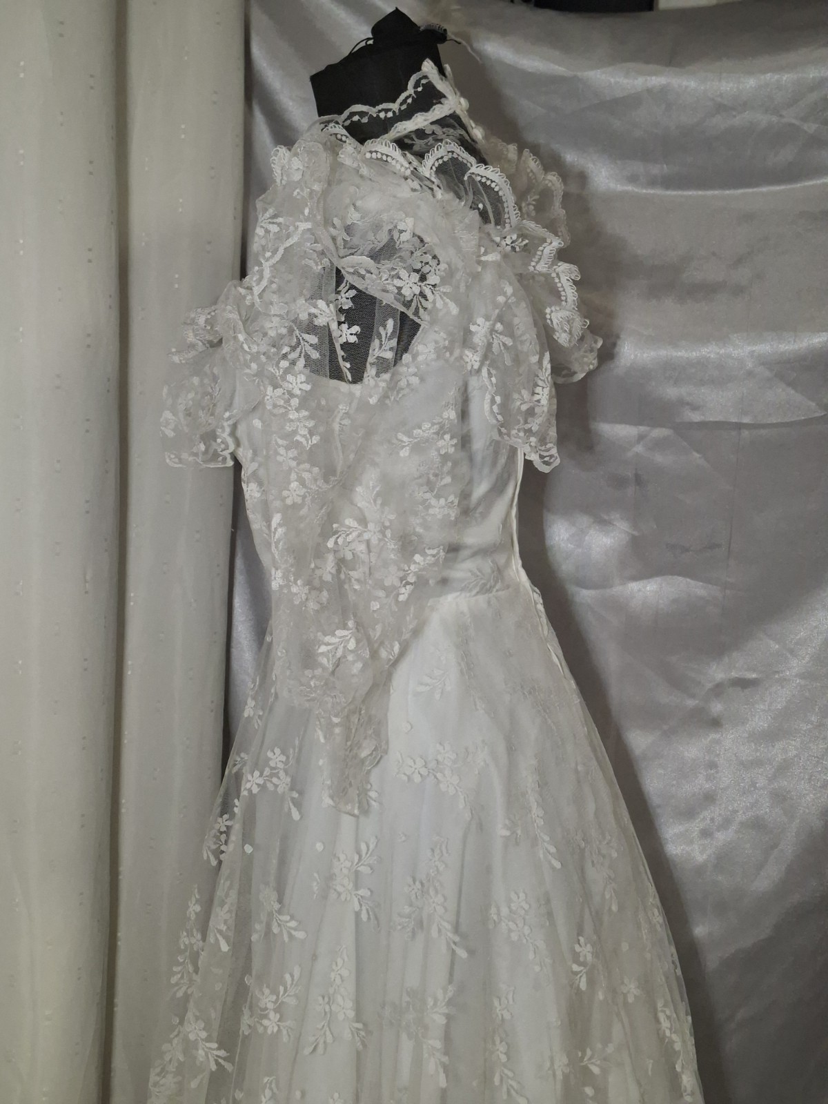 Vintage 80s PRONUPTIA Paris Lace Wedding Dress Puff Sleeve Bridal Gown XS/S
