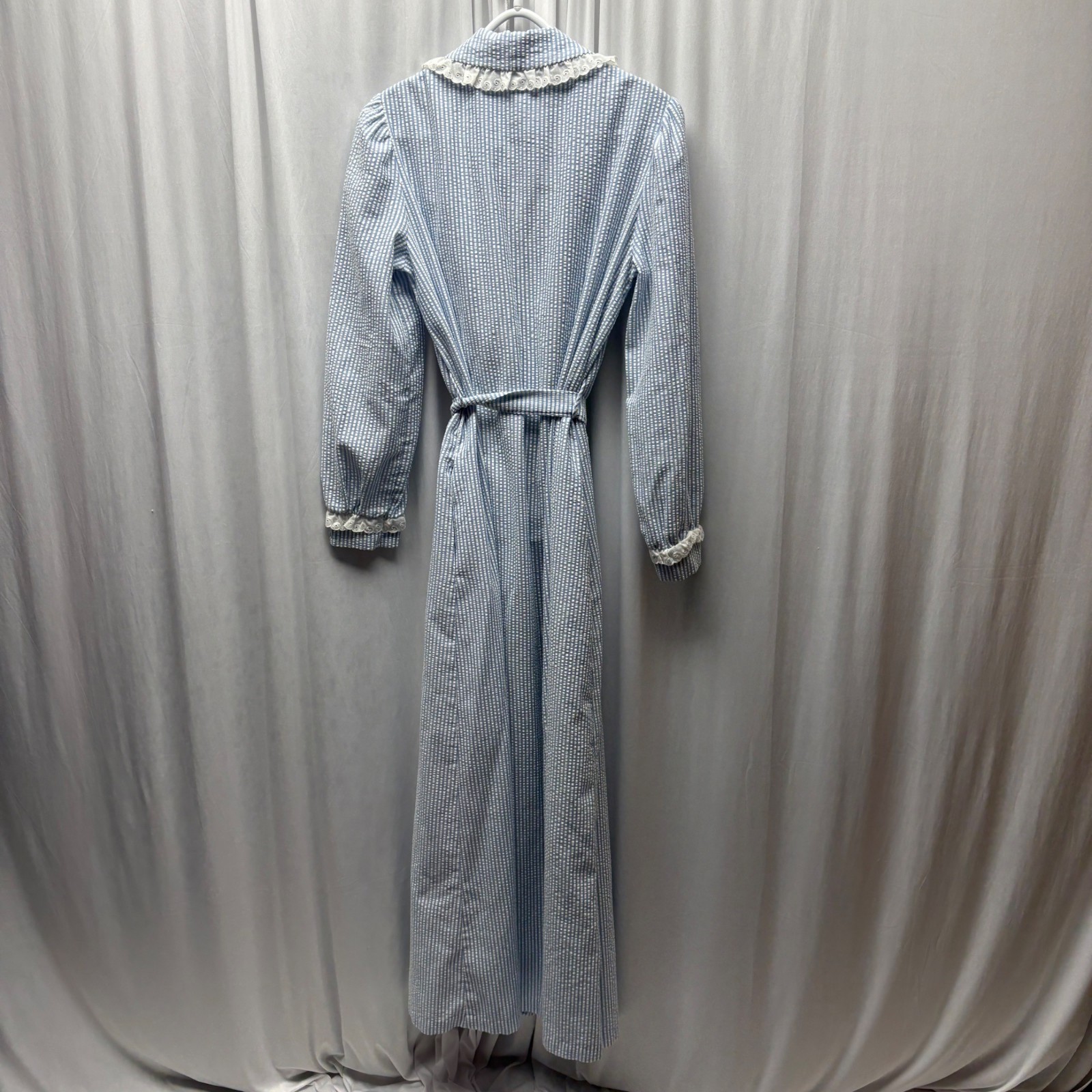 Evelyn Pearson Blue White Striped Long Womens Robe Sz Med Belted Ruffle Trim VTG