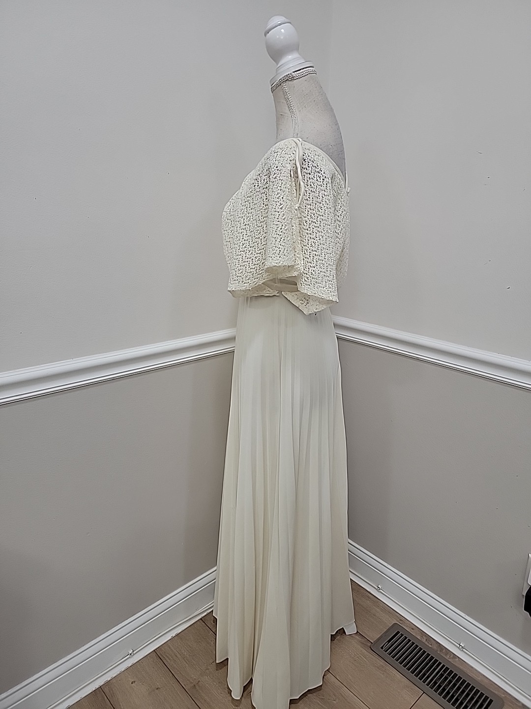 VTG HOSTESS/Ivory/Empire Waist/PLEATED/Wedding Beach DRESS/Cape Sleeve