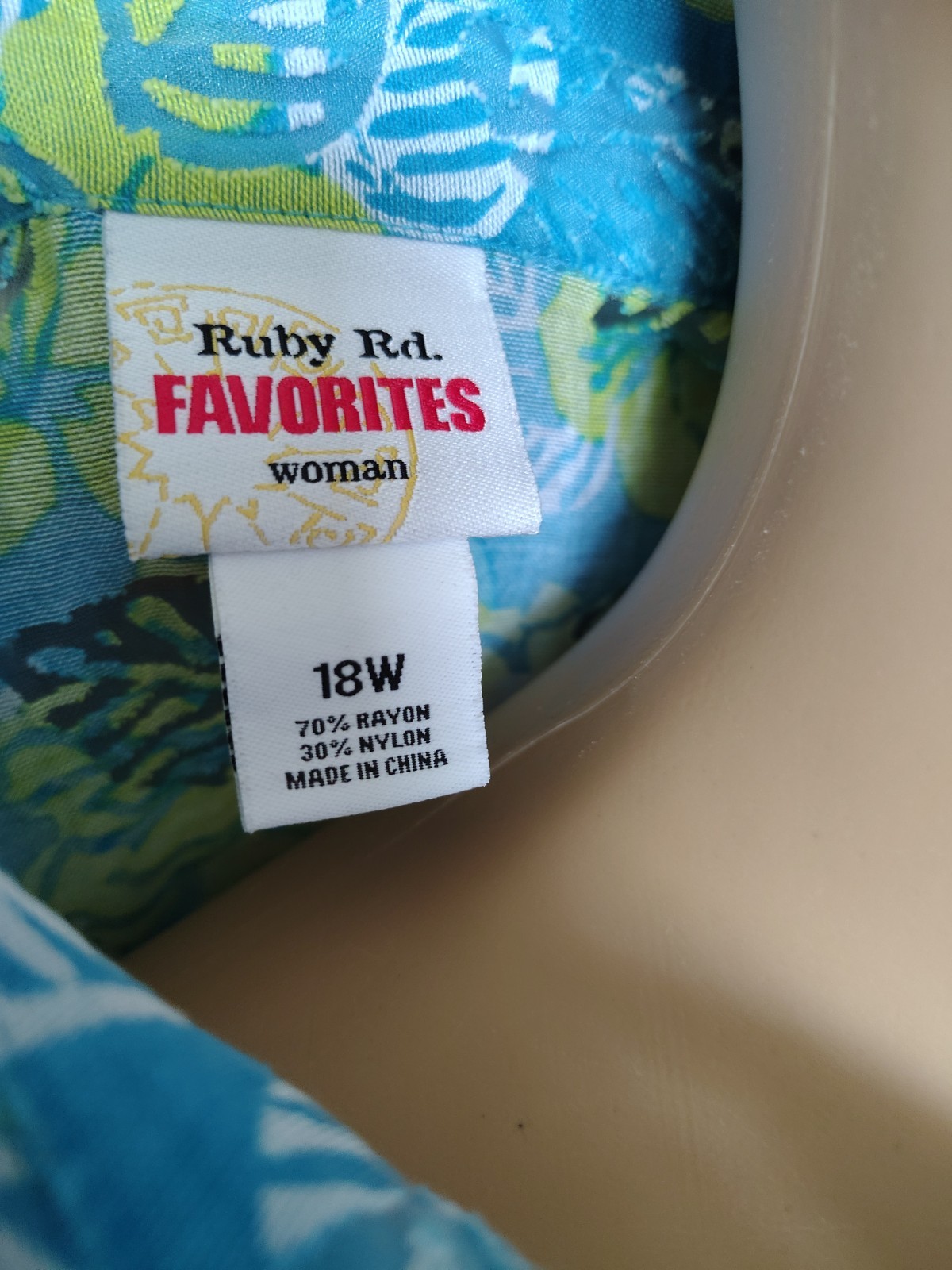 Vintage Woman’s Size 18W Ruby Rd Bottom Down Tropical Floral Semi-Sheer Top