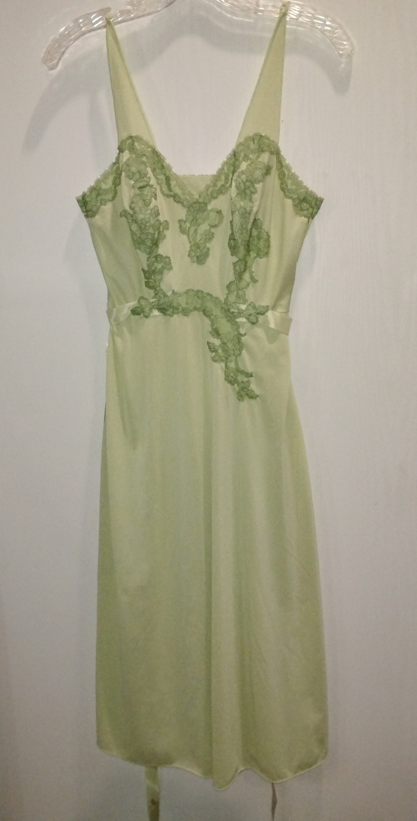 Vintage Von Raalte Chartreuse Sleep Dress w/ Chantilly Lace Appliques