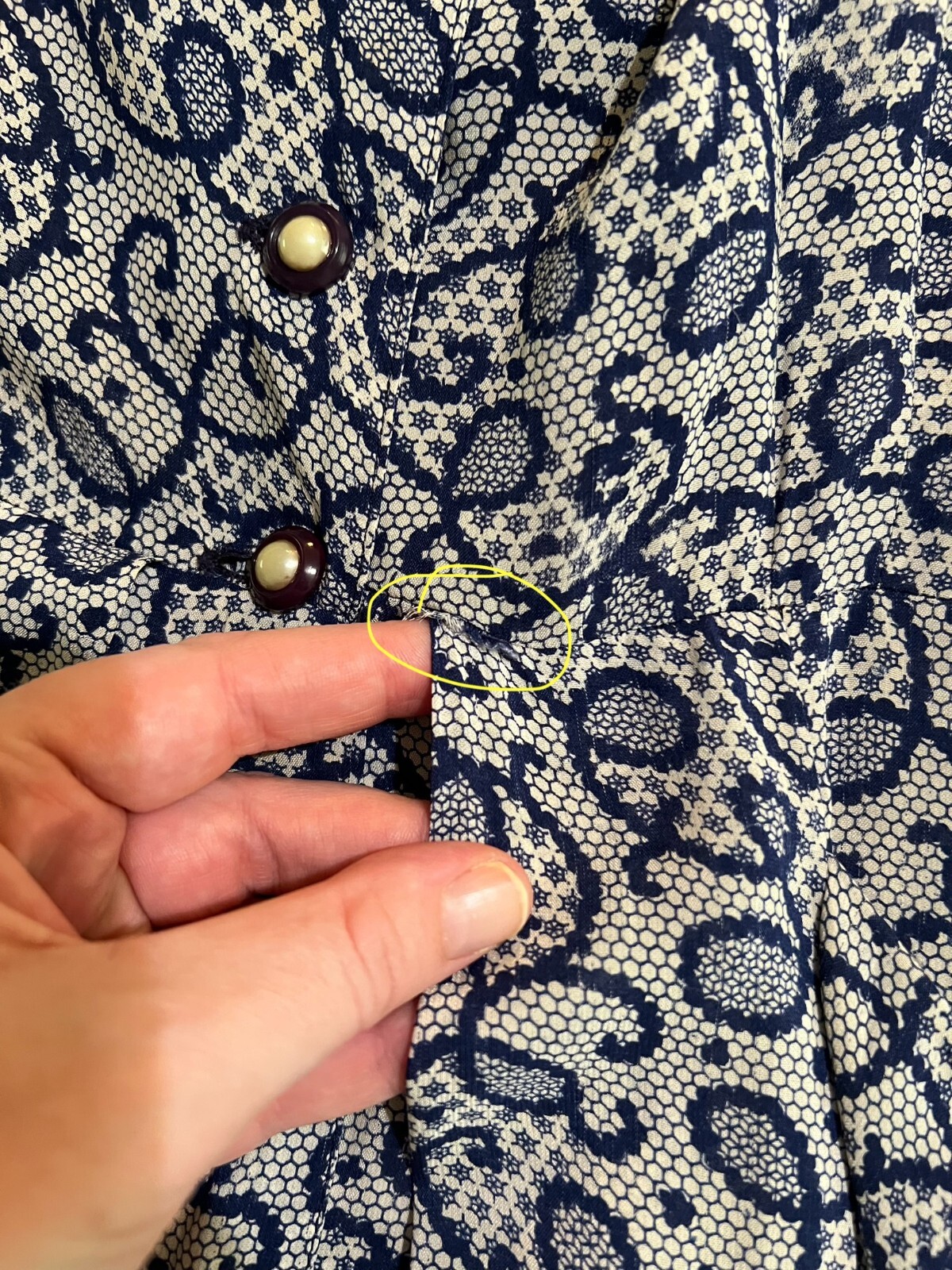 Vintage 40s Blue 1940s Women’s Patterned Rayon Button Swing Day Dress