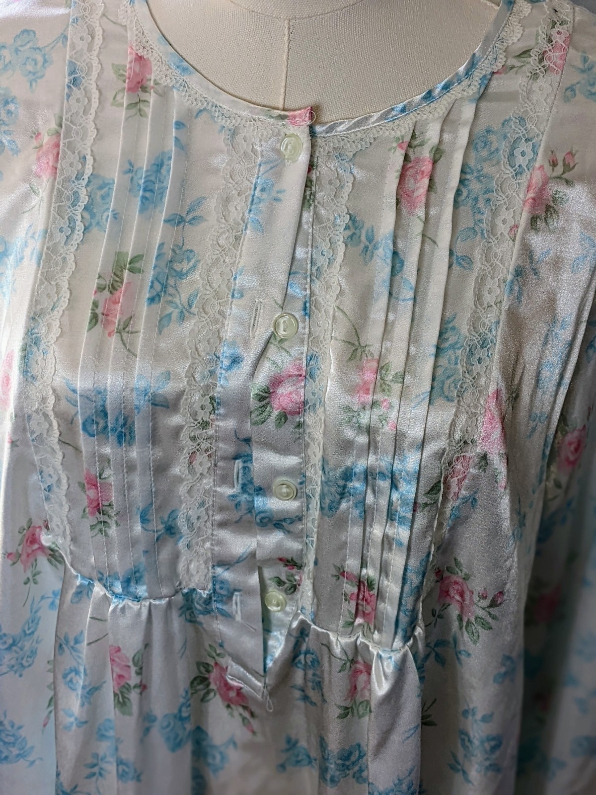 Miss Elaine Polyester & Cotton Long Floral Nightgown Buttons at Neckline Size XL