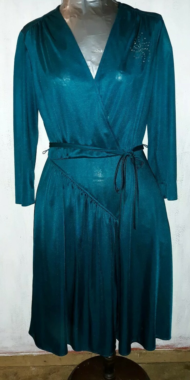 Vintage 70s 80s green Dress w/ Floral Designs by Family Fashions by Avon 11/12