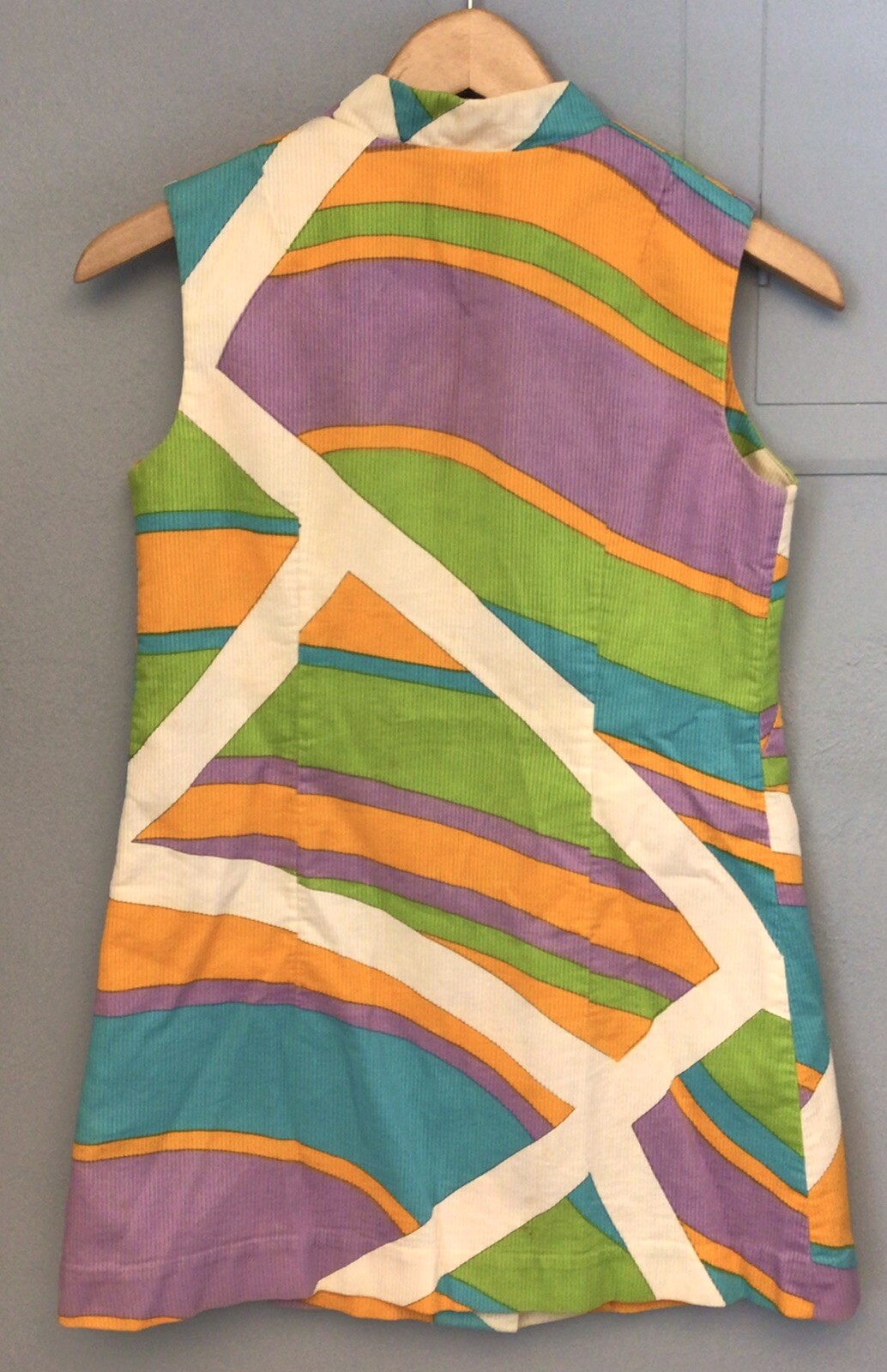 VINTAGE TORI RICHARDS HONOLULU COLORFUL 70’s MOD GOGO BUTTON WOMANS MINI DRESS