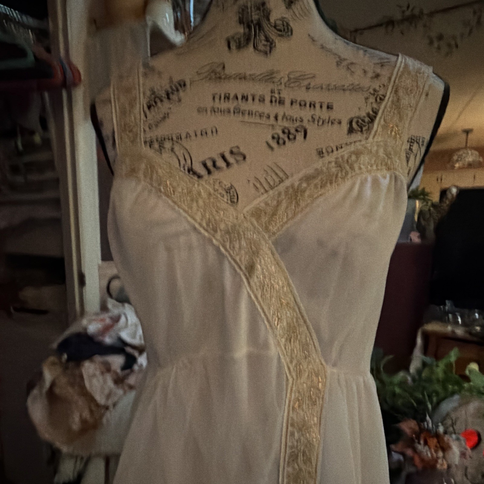 Vintage 1950’s Vanity Fair Gold Tag Chiffon Nightgown Dress Gold Embroidered 3