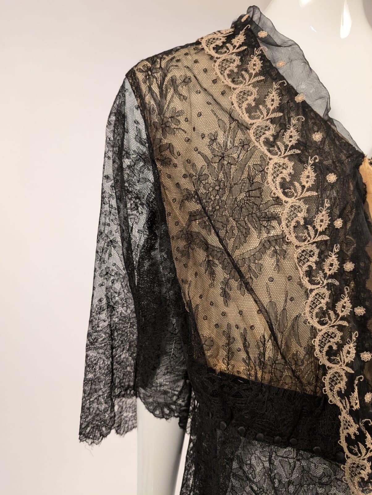 EDWARDIAN BLACK CHANTILLY LACE BLOUSE W CAT AND NINE TAIL PATTERN