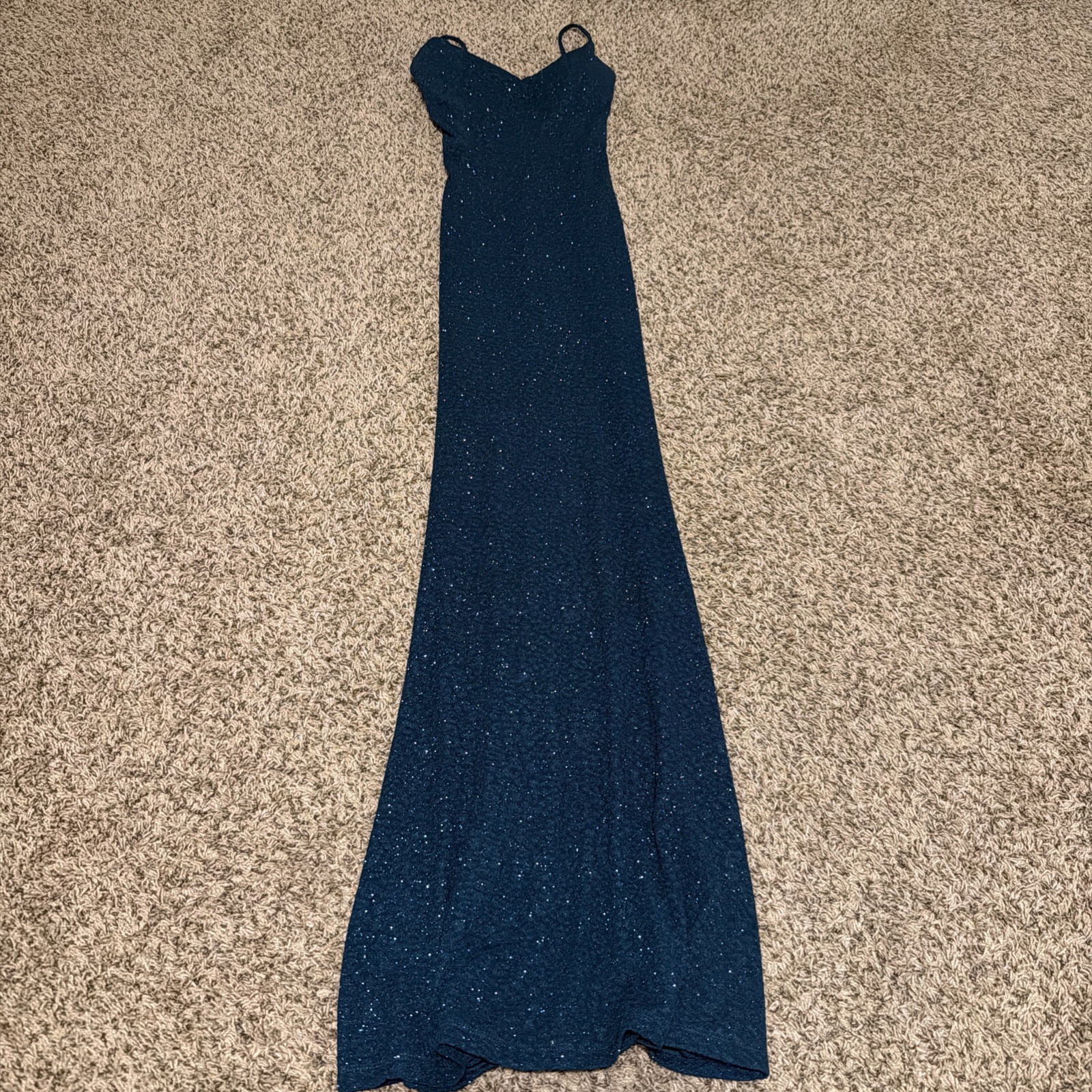Sparkling Emerald Green Prom Dress. Size 2. Bust 33. Waist 26. Hip 36