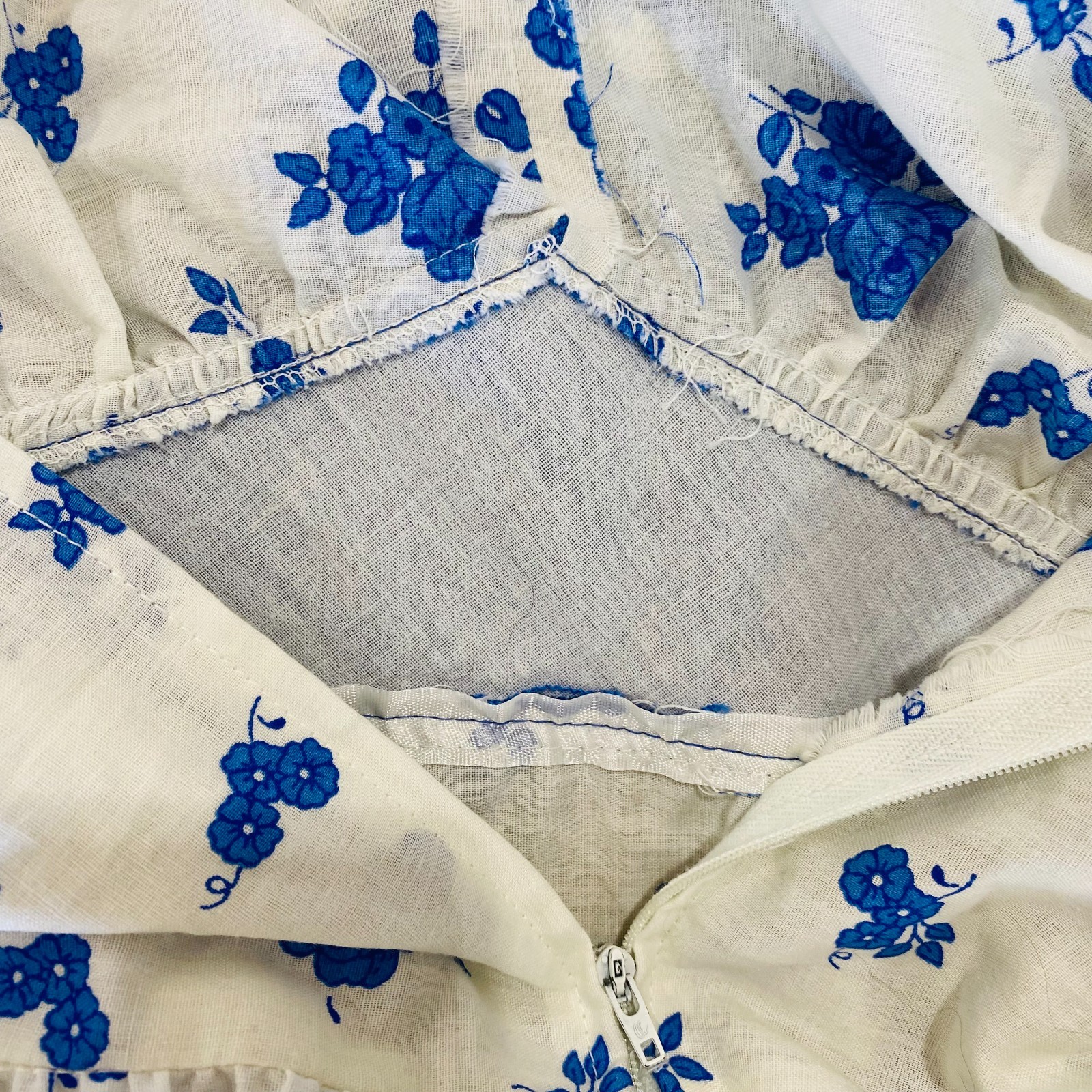 70s Vintage Handmade Blue White Floral Collared Long Sleeve California Dress M/M