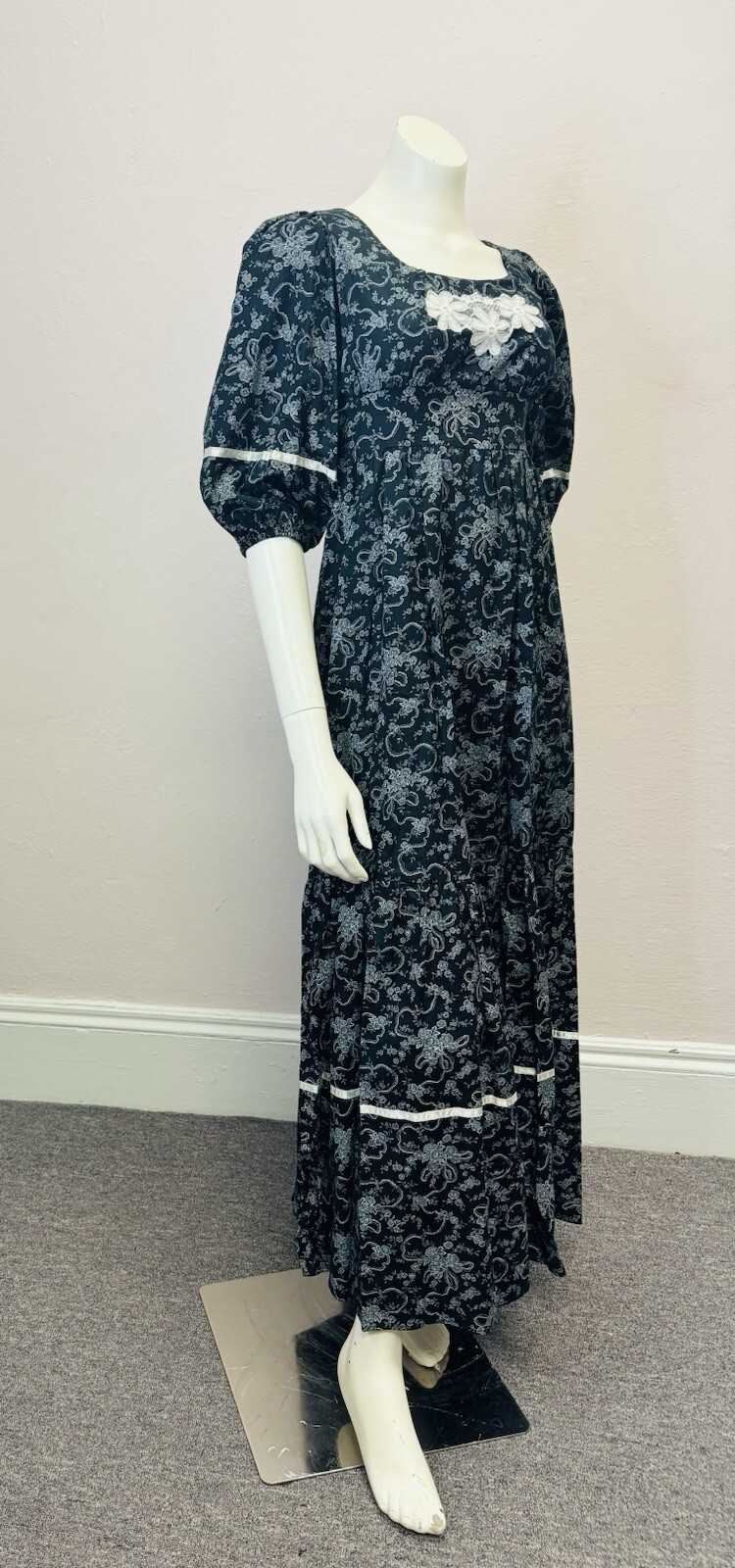 Vintage 70’s paper moon Gunne dress goth black floral prairie maxi 7 fits 9