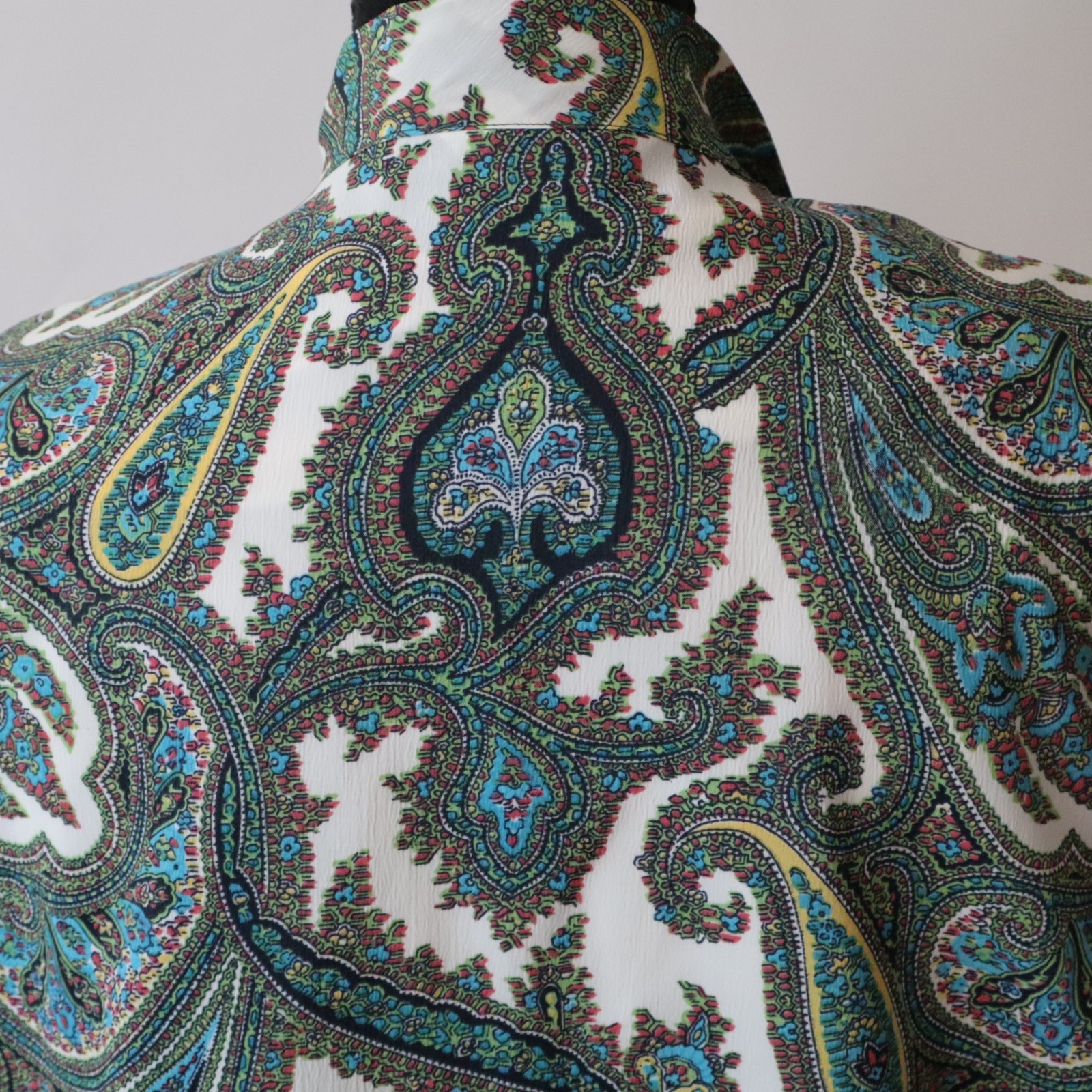 Vtg 1960s Ship 'n Shore Women’s Blouse Top w Neck Tie, Blue Green Paisley Sz Med