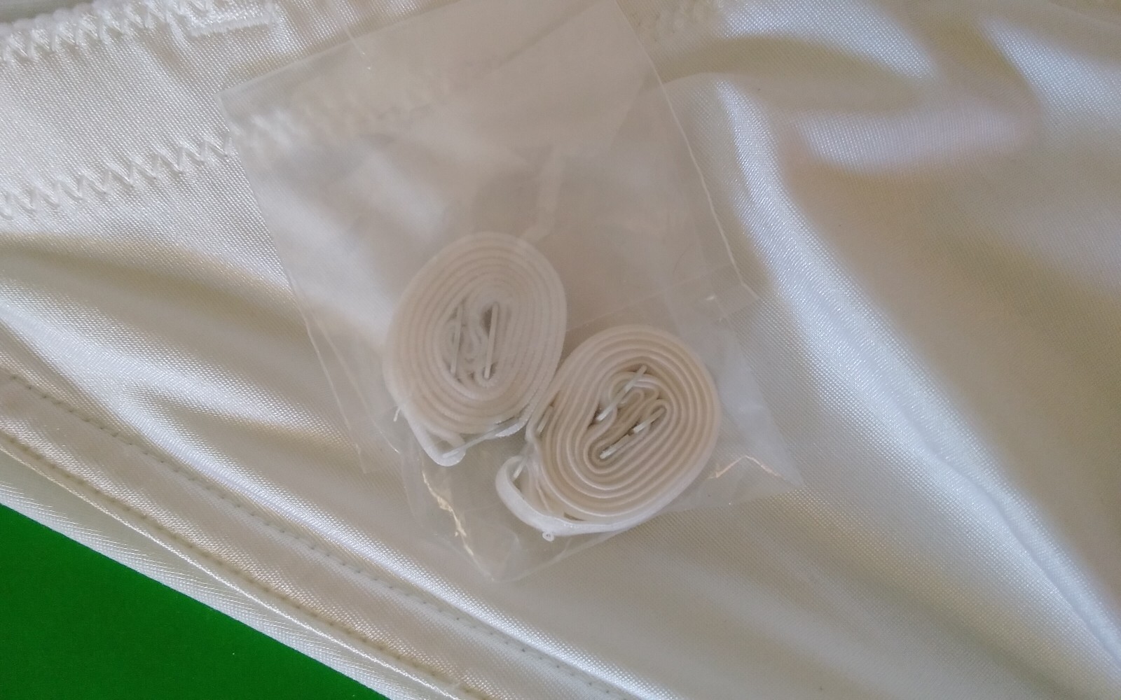 Vintage Victorias Secret White Convertible Body Shaper Girdle 40D USA Gold Crown