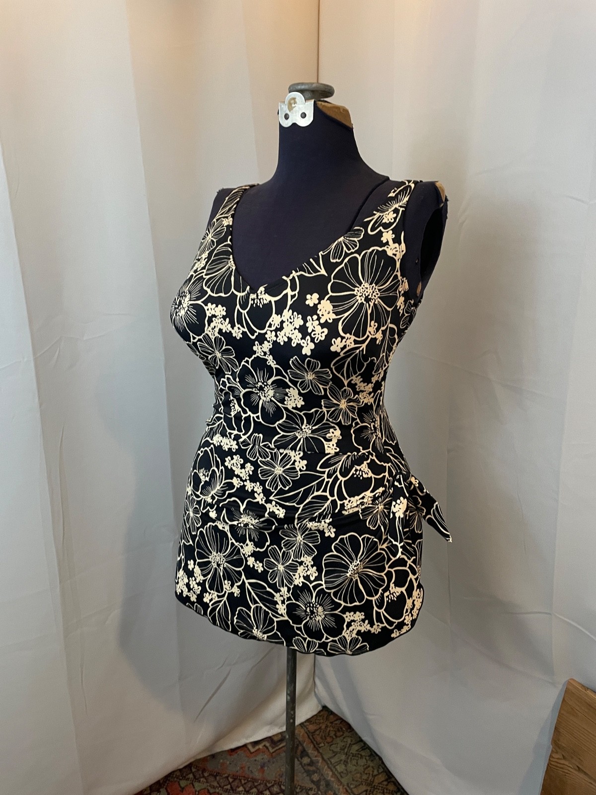 Pinup Style Vintage Bathing Swim Suit Black Floral 1990s Vintage L 16 40 D