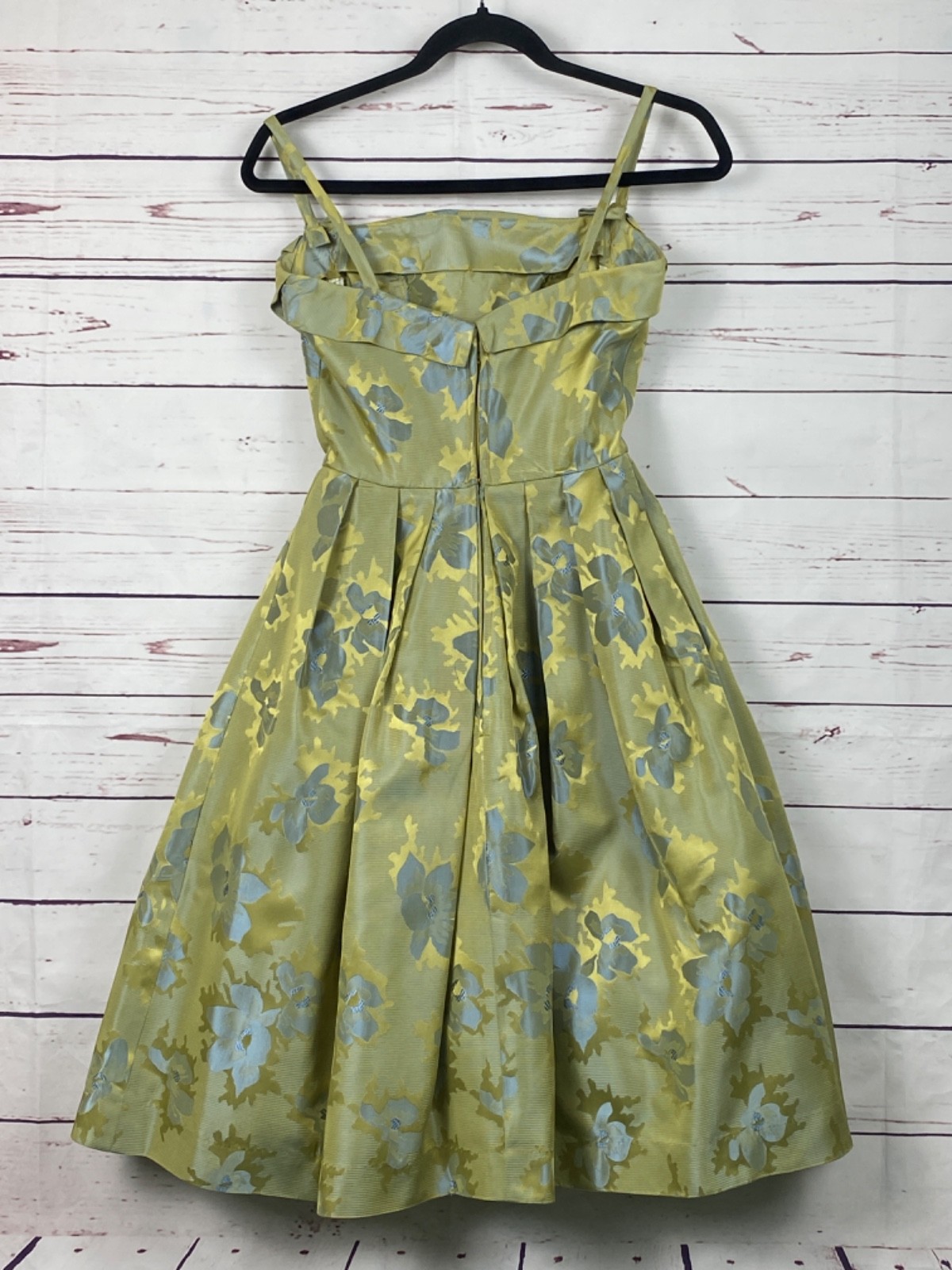 Vtg 1950’s Silk Brocade Floral Party Dress Size 7 Crinoline Retro Glam Classic