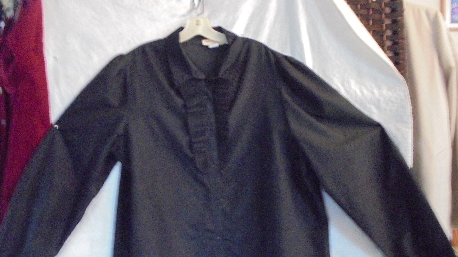ALSO ANDREA, BLACK BLOUSE/ RUFFLE. SZ 44/24 BUST 50″ DISPLAY MODEL