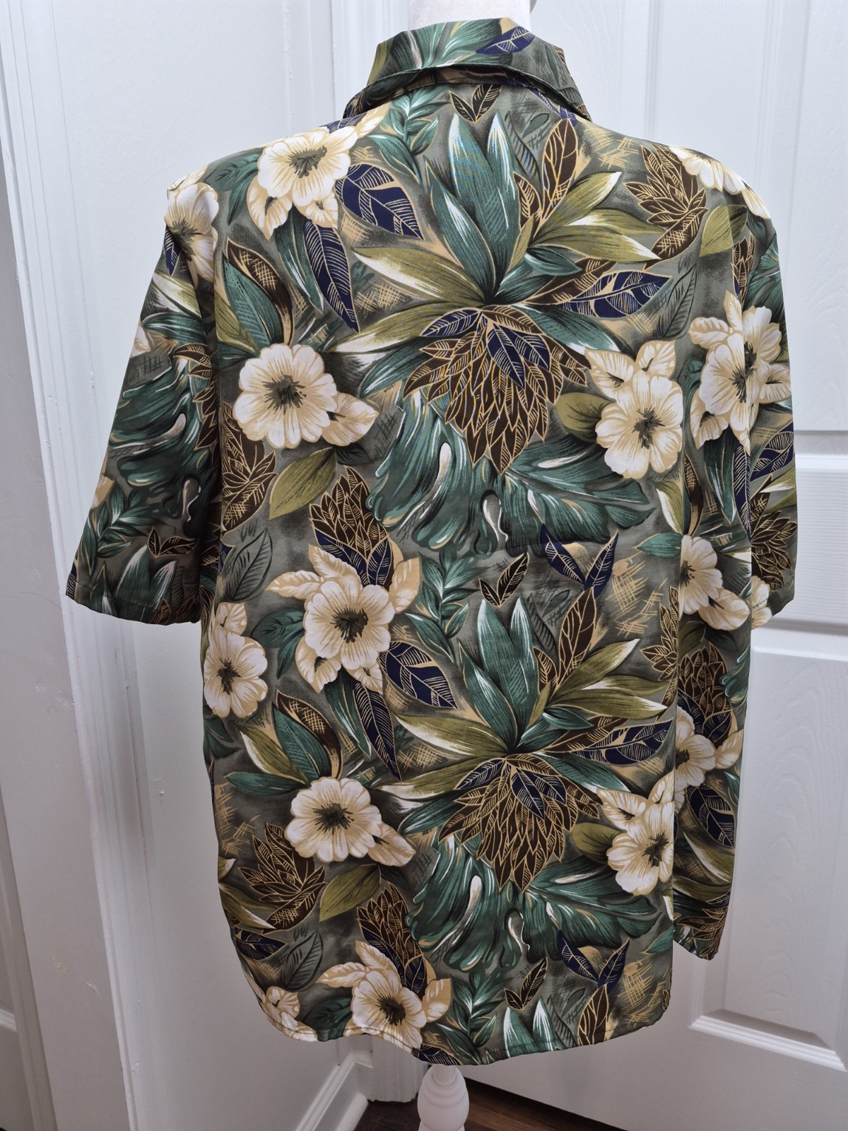 Truffles by YB HTF Women’s Hawaiian Tropical Button Down Shirt, Shoulder Pads,