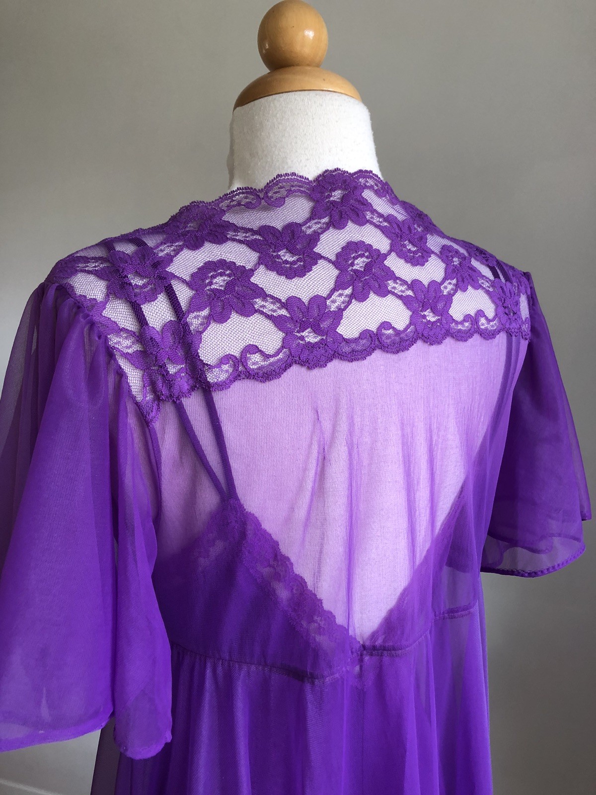 STUNNING VTG VAL MODE Purple Nylon Chiffon & Lace 2pc Nightgown Peignoir Set S