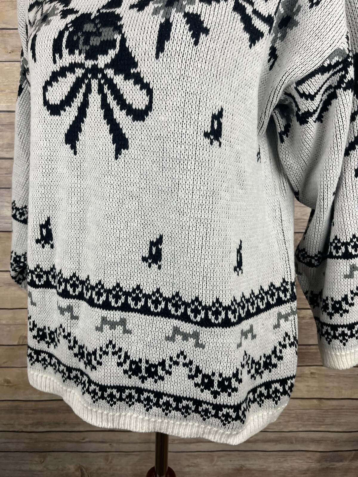Vintage Jamie Scott Large ? Sweater Cherub Floral Bows White Black Gray 90’s