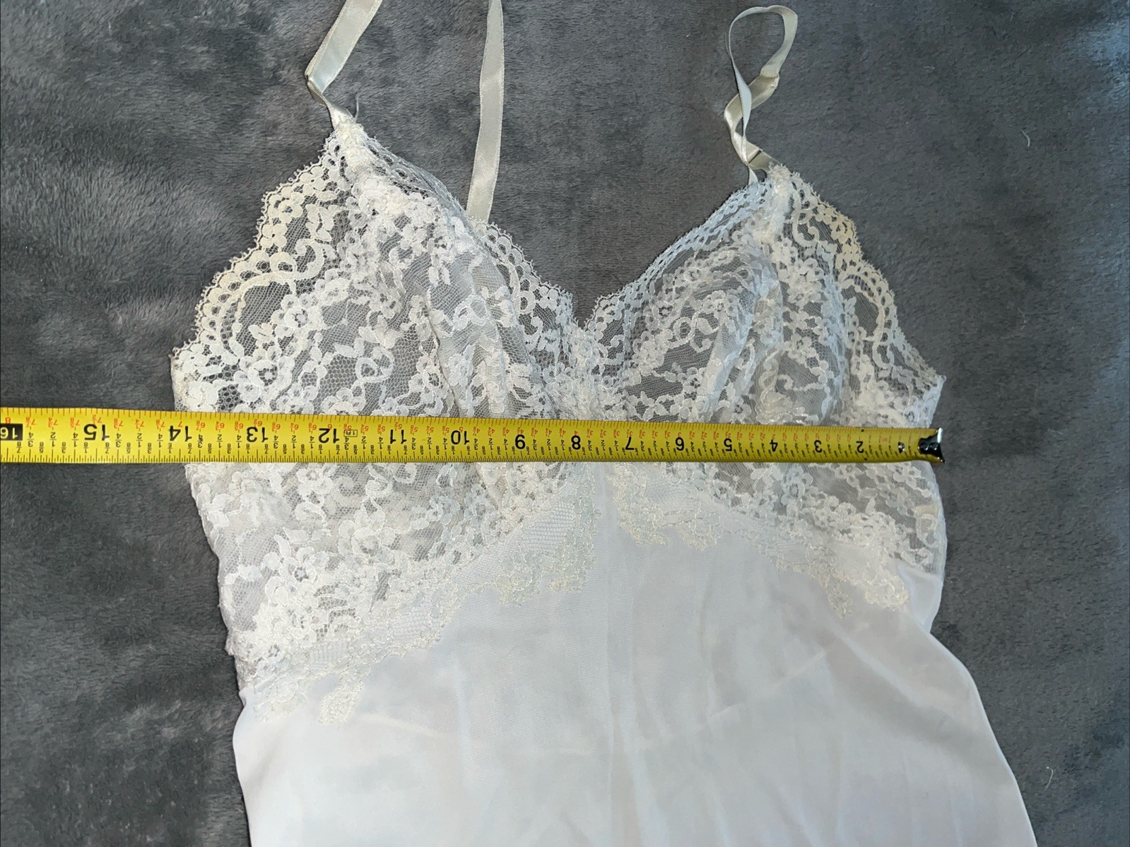 Vanity Fair Ivory Nightgown Nylon Size 34 Vintage