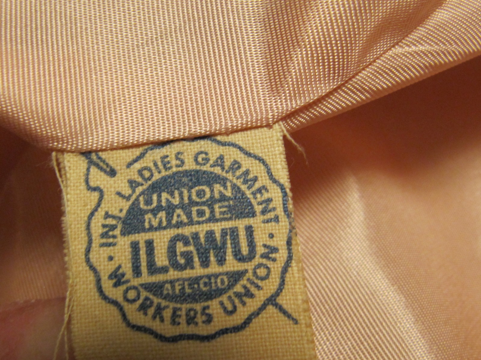 Vintage 50s Women’s Pink Boucle Wool Coat Flower Buttons Fits Size Large 12 14