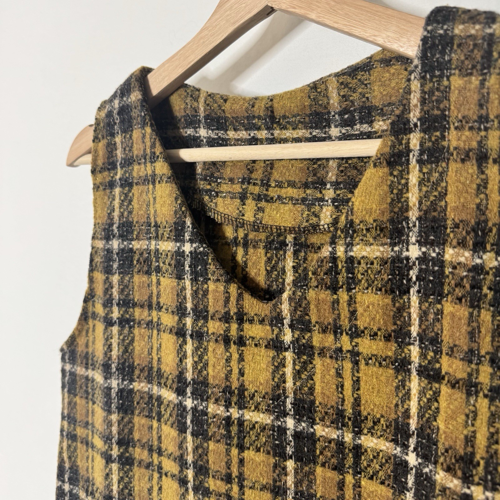 Vintage Plaid Sleeveless Shift Dress in Yellow and Black – M