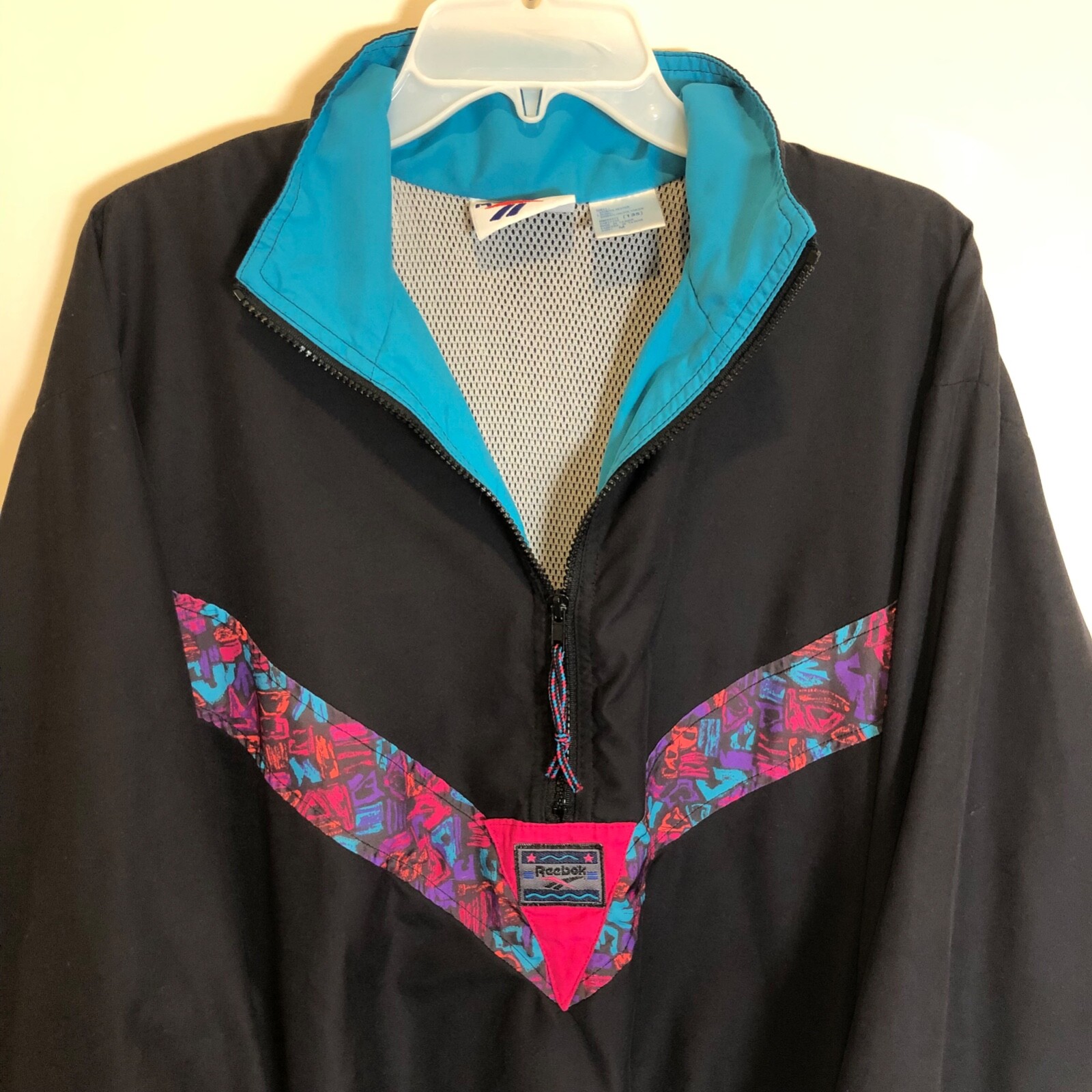 Vintage Reebok Women’s Black Windbreaker Pullover Size Medium Quarter Zip