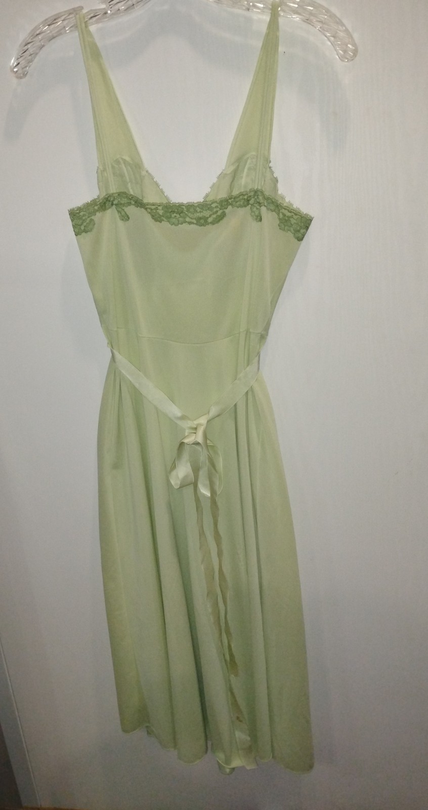 Vintage Von Raalte Chartreuse Sleep Dress w/ Chantilly Lace Appliques