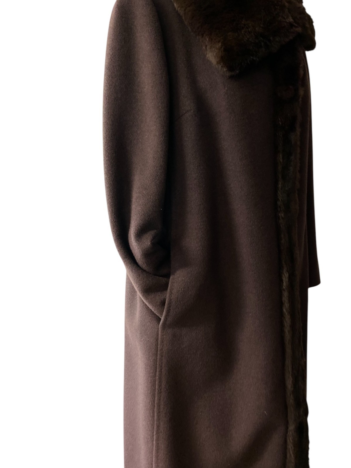 Women’s 80’s Vintage classic coat by Mura | Wool, Cashmere, and angora | EU 44