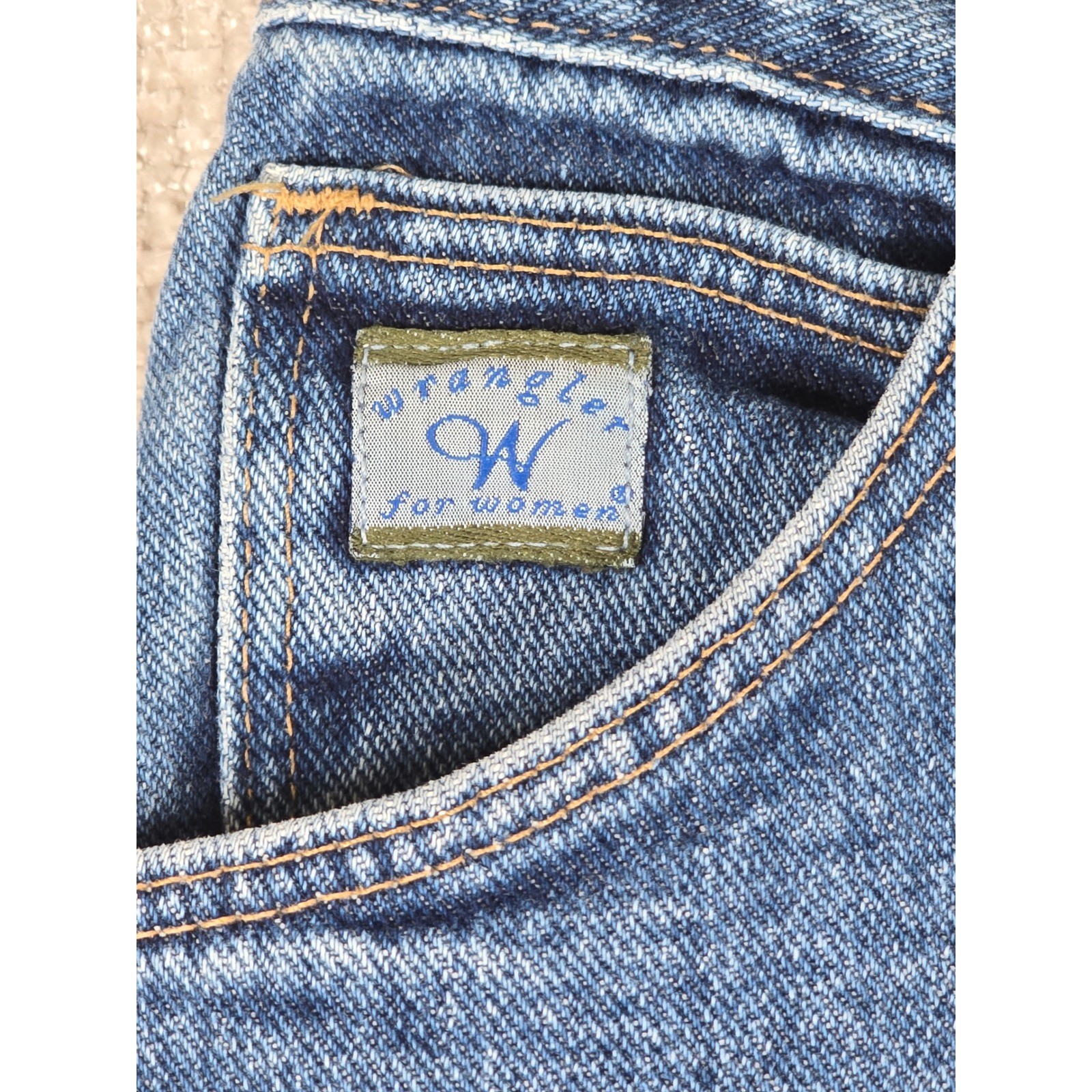 Wrangler for Women Vintage High Waisted Tapered Leg Jeans Medium Wash 30×27