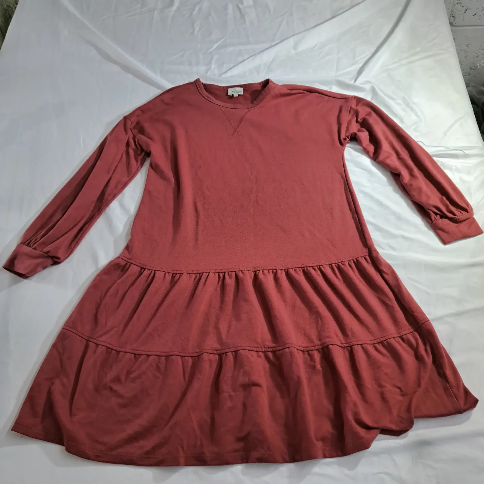 Ava James Women’s M Rust Burgundy Tiered Ruffle Long Sleeve Pullover Dress