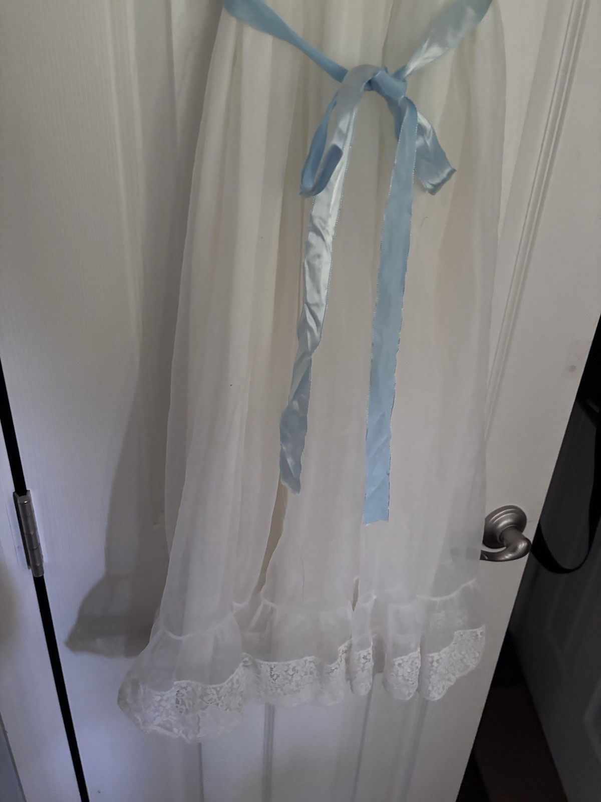 VTG Women Styled by Carillon Nylon Ivory White & Blue Chiffon Nightgown 32 Lace