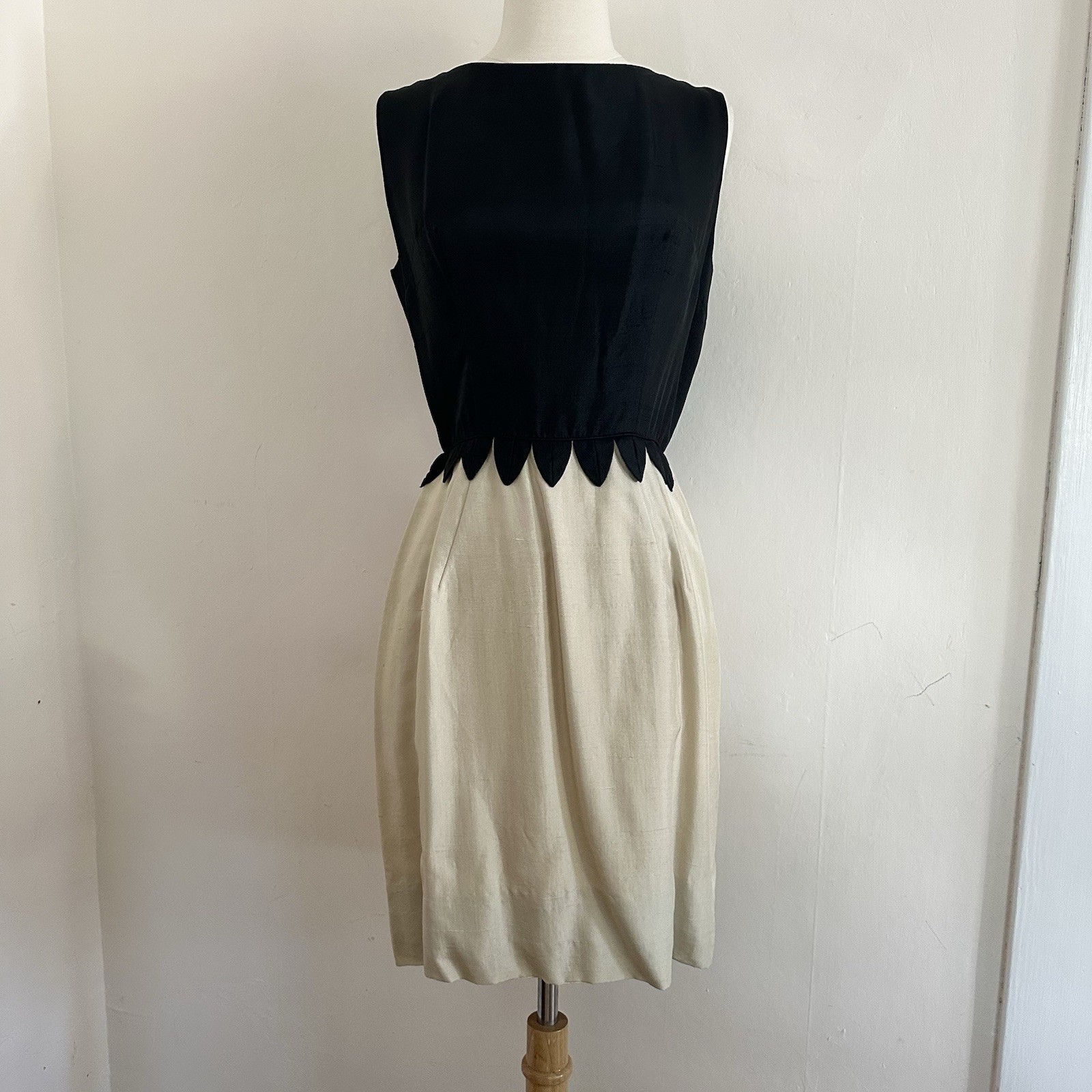 Vintage 60s Jay Herbert Silk Dress Sz XS/S Black Cream Gold Cocktail Knee Length