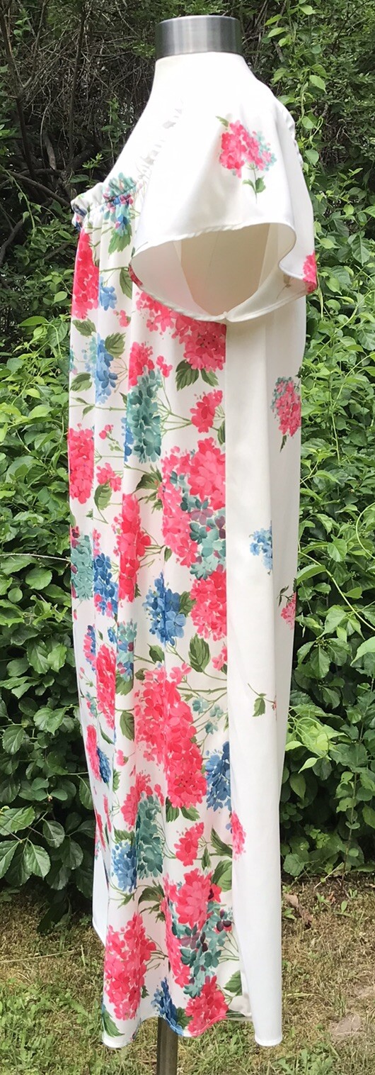 VINTAGE FLORAL BONWIT TELLER PINK MULTICOLOR READY TO WEAR HOUSE DRESS L/XL 60’S