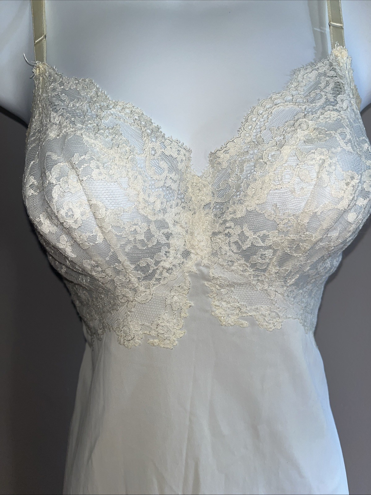 Vanity Fair Ivory Nightgown Nylon Size 34 Vintage