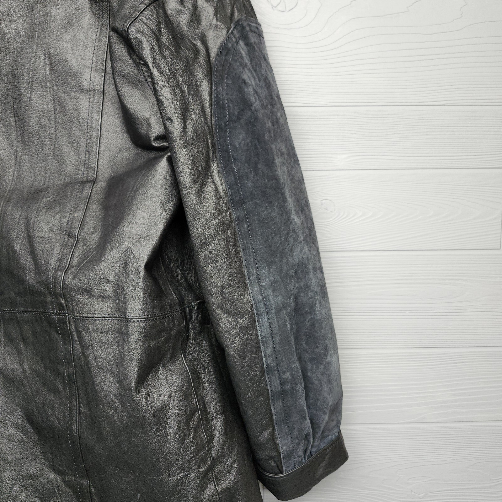 Vintage AUTHENTIC INTERNATIONAL OUTERWEAR Black Leather Trench Coat Medium