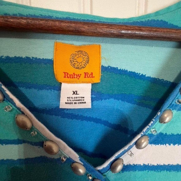 Ruby Rd Top XL Blue Excellent Studded V-Neck Abstract Wave Knit