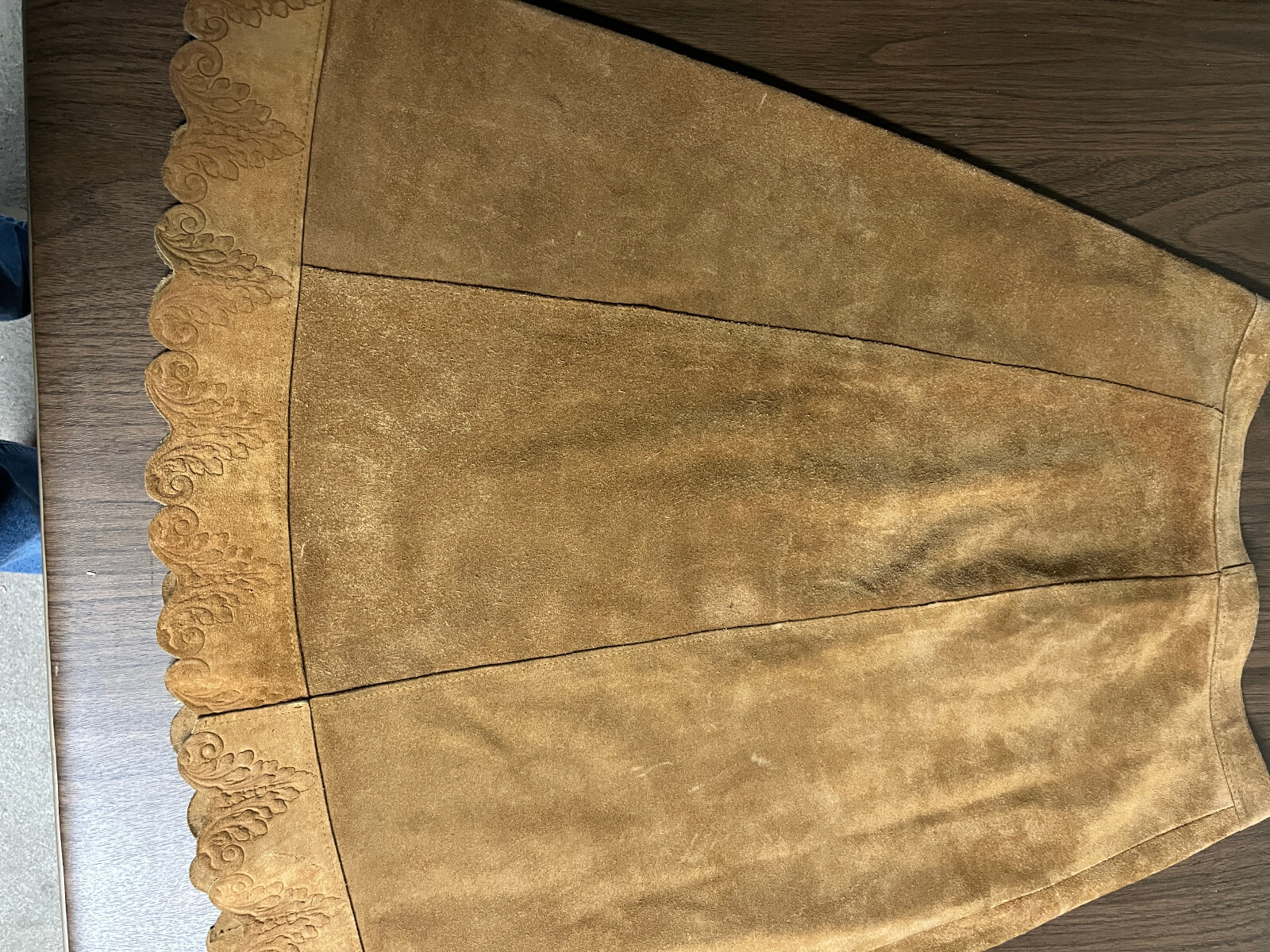 Vintage Western A-Line Cowgirl Festival Tan Suede Skirt Embossed Hem 28″ waist