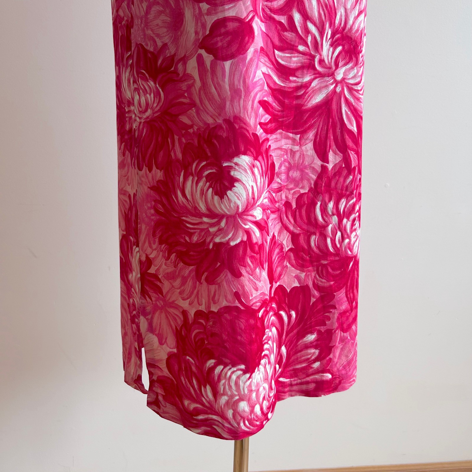Vintage 1960s Peony Print Pink Hawaiian Vibe Floral Shift Summer Dress sz M L