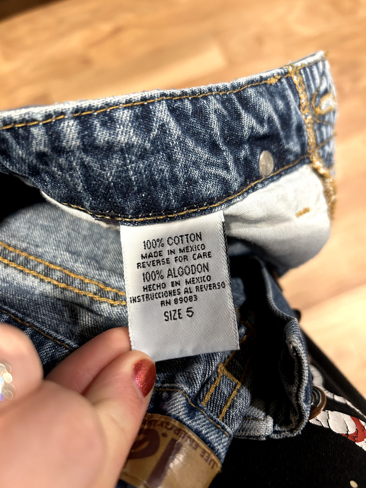 Vintage Y2K LEI Cropped Jean Capris With Button Fly Medium Wash Low Rise Size 5